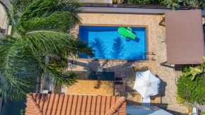 Villa Sirena, Pernera, Valentino